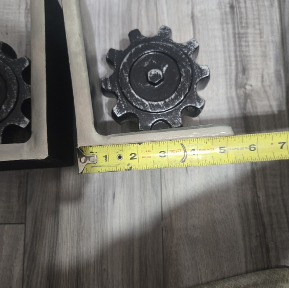 Decorative Gear Book Ends House Decor - Picture 3 of 9